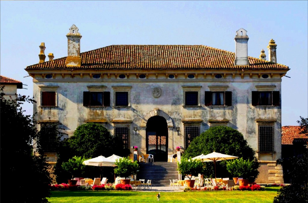 Sagramoso Sacchetti‎